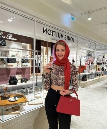 Полина