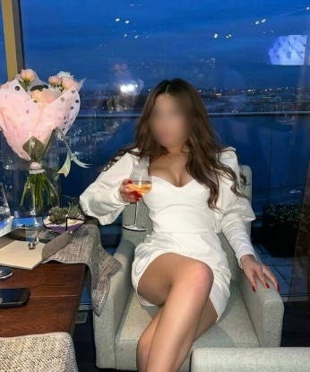Мои услуги настолько разнообразны, что каждый встречается со мной возвращается снова и снова. Я мастерски владею искусством массажа, обладаю потрясающей физической выносливостью. Доставлю тебе удовольствие не только красивым телом, но и душой. У меня есть множество отзывов, которые подтверждают мою квалификацию и умение привести мужчину к нирване. Смотри фото - они говорят сами за себя. Жду тебя в Москве для незабываемого вечера! 😉 Надеждочка